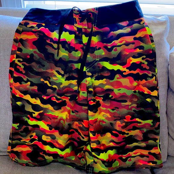 Under Armour swim trunks - Picture 1 of 5